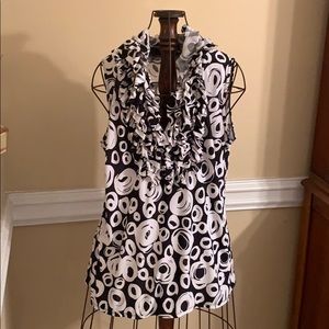 Sleeveless ruffled neck blouse